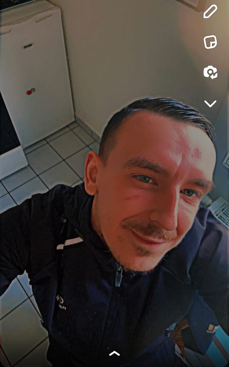 Mejid - Site gay gratuit à Unterägeri Profil de Mejid, 44 ans, Site gay gratuit à Unterägeri (Zoug)