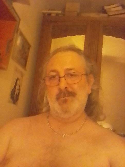 Melvil - Site gay gratuit à Nuglar Profil de Melvil, 42 ans, Site gay gratuit à Nuglar (Soleure)