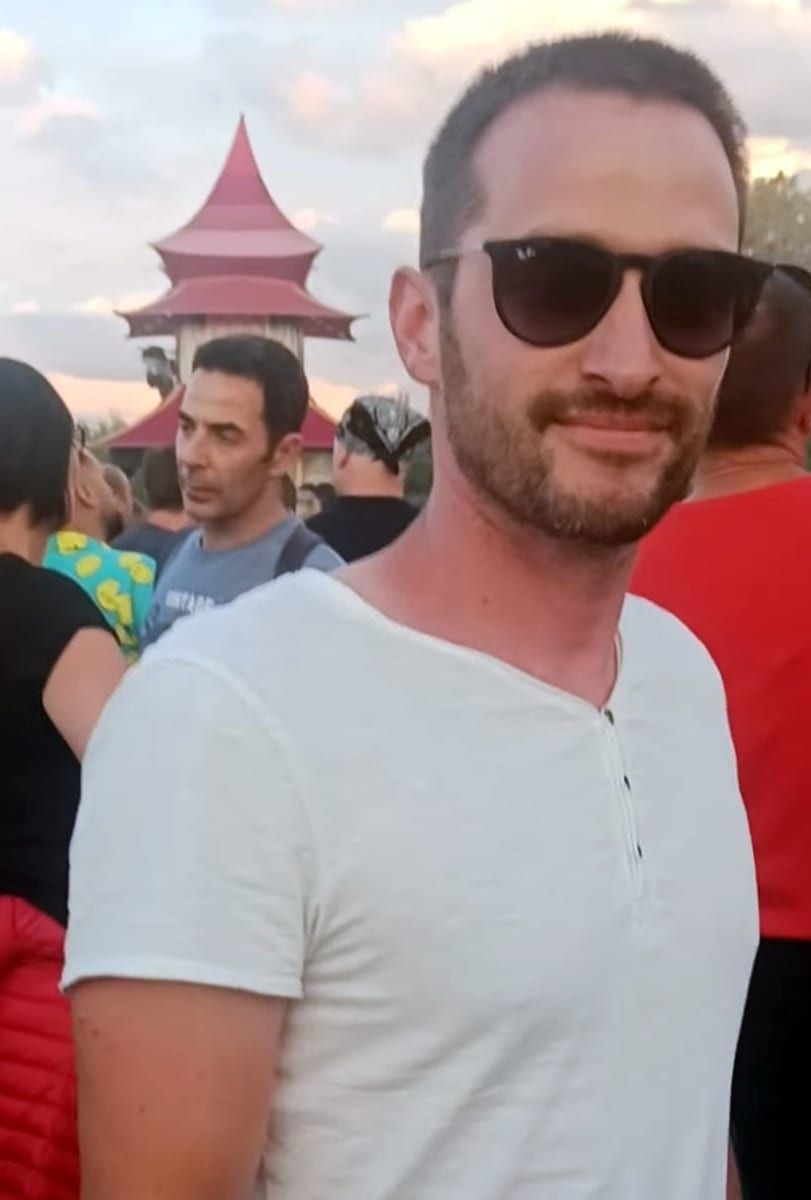 Nouaman - Site gay gratuit à Schwende Profil de Nouaman, 44 ans, Site gay gratuit à Schwende (Appenzell Rhodes-Intérieures)