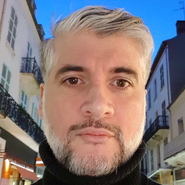 Ilyess - Site gay gratuit à Zillis Profil de Ilyess, 40 ans, Site gay gratuit à Zillis (Grisons)