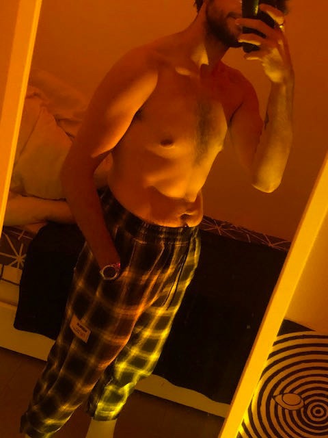 Teji - Site gay gratuit à Bollodingen Profil de Teji, 22 ans, Site gay gratuit à Bollodingen (Berne)