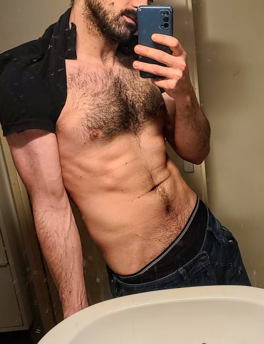 Benyamine - Site gay gratuit à Zofingue Profil de Benyamine, 45 ans, Site gay gratuit à Zofingue (Argovie)