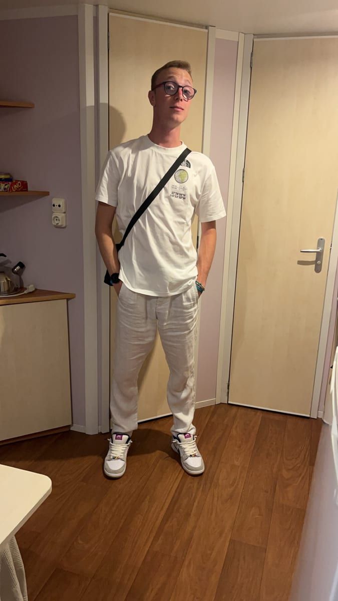 Neven - Site gay gratuit à Perrefitte Profil de Neven, 29 ans, Site gay gratuit à Perrefitte (Berne)