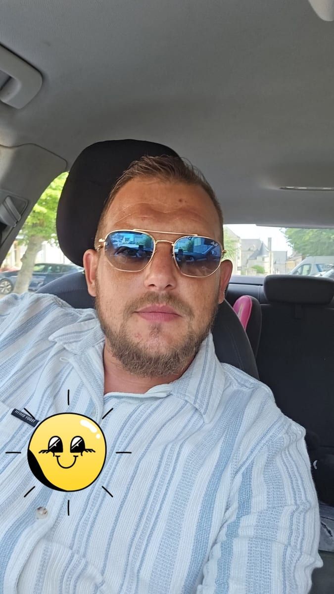 Imad - Site gay gratuit à Stalden (Sarnen) Profil de Imad, 32 ans, Site gay gratuit à Stalden (Sarnen) (Obwald)