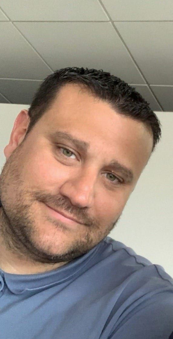 Luc-olivier - Site gay gratuit à Zizers Profil de Luc-olivier, 32 ans, Site gay gratuit à Zizers (Grisons)
