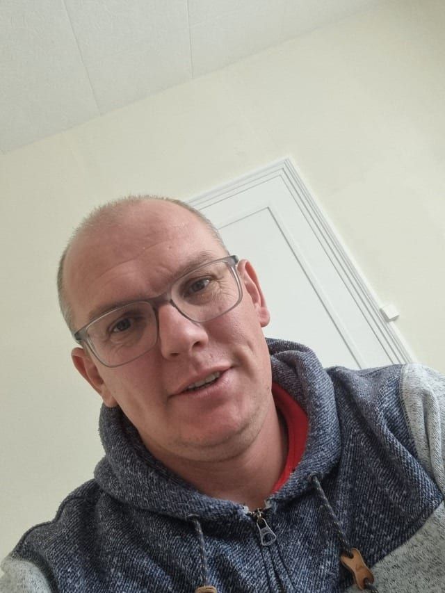 Maksen - Site gay gratuit à Passugg Profil de Maksen, 41 ans, Site gay gratuit à Passugg (Grisons)