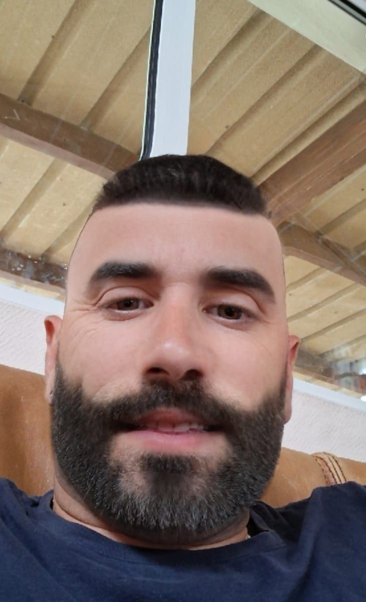 Rhayan - Site gay gratuit à Mon Profil de Rhayan, 36 ans, Site gay gratuit à Mon (Grisons)