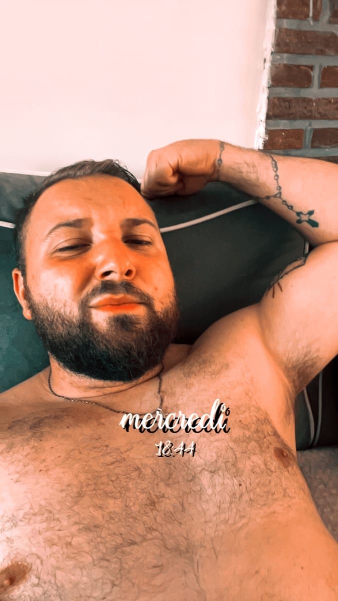 Abimael - Site gay gratuit à Vira (Gambarogno) Profil de Abimael, 28 ans, Site gay gratuit à Vira (Gambarogno) (Tessin)