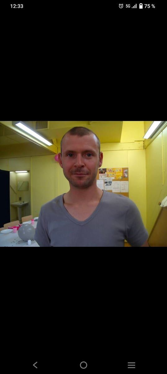 Profil de Stephen, 22 ans, Site gay gratuit à Sevgein (Grisons)