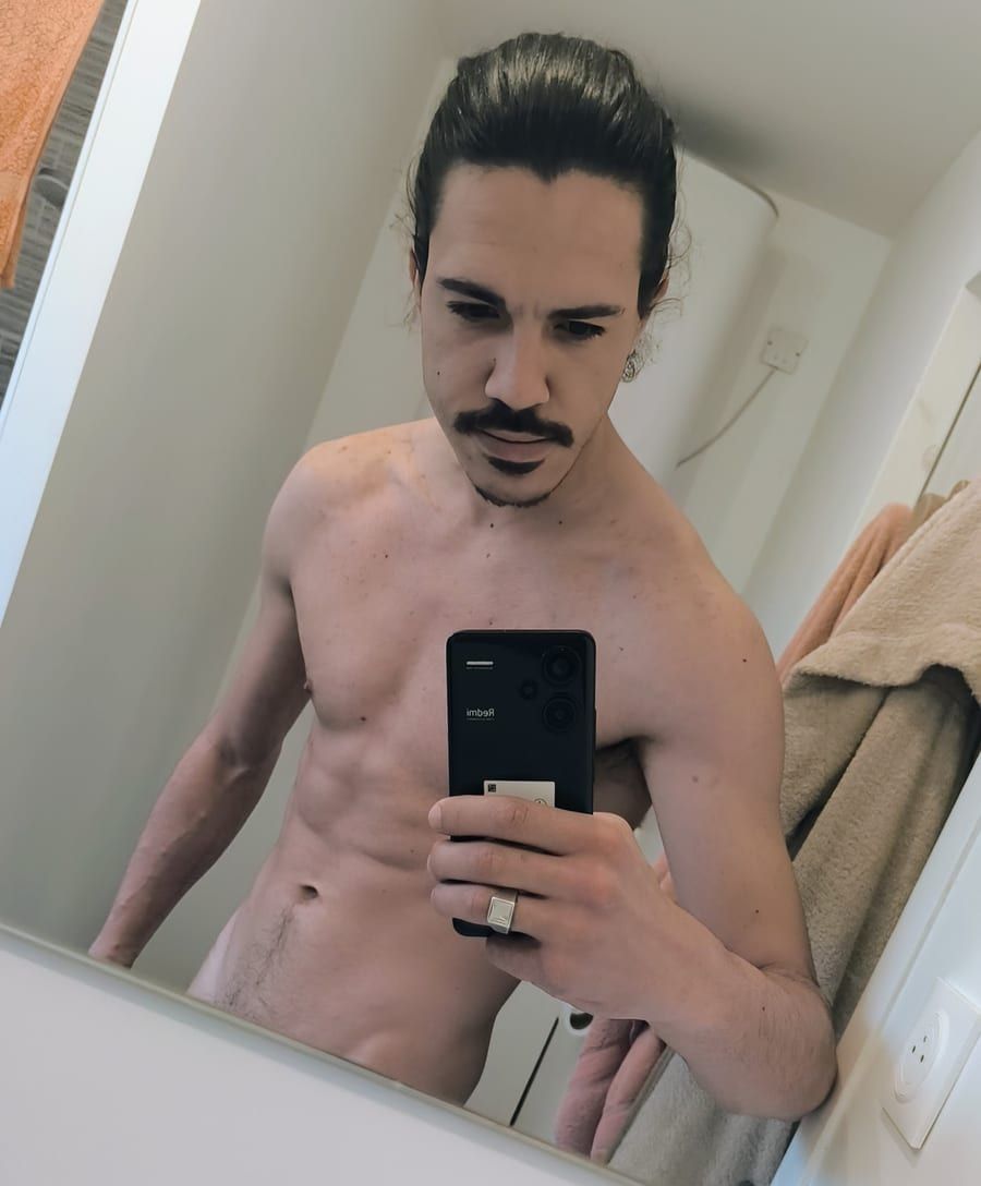 Doron - Site gay gratuit à Schlosswil Profil de Doron, 32 ans, Site gay gratuit à Schlosswil (Berne)