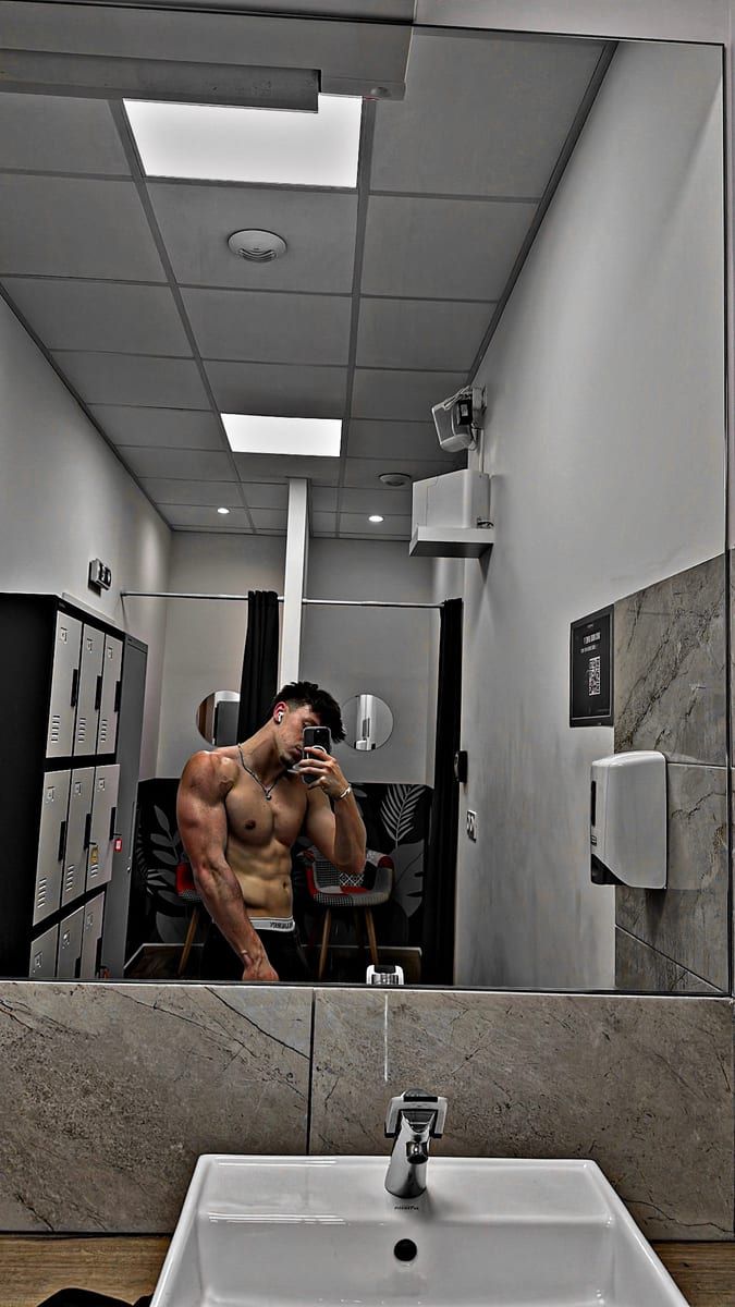 Cole - Site gay gratuit à Wangen SZ Profil de Cole, 37 ans, Site gay gratuit à Wangen SZ (Schwytz)