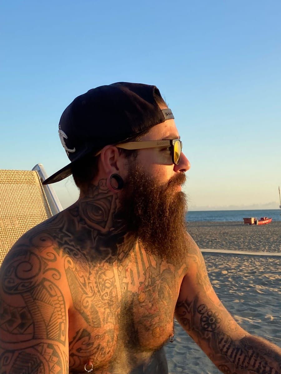 Sélim - Site gay gratuit à Landquart Profil de Sélim, 33 ans, Site gay gratuit à Landquart (Grisons)