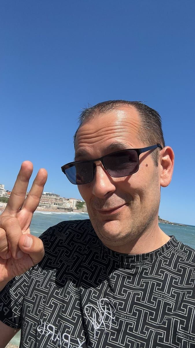 Ezekiel - Site gay gratuit à Fex Profil de Ezekiel, 42 ans, Site gay gratuit à Fex (Grisons)