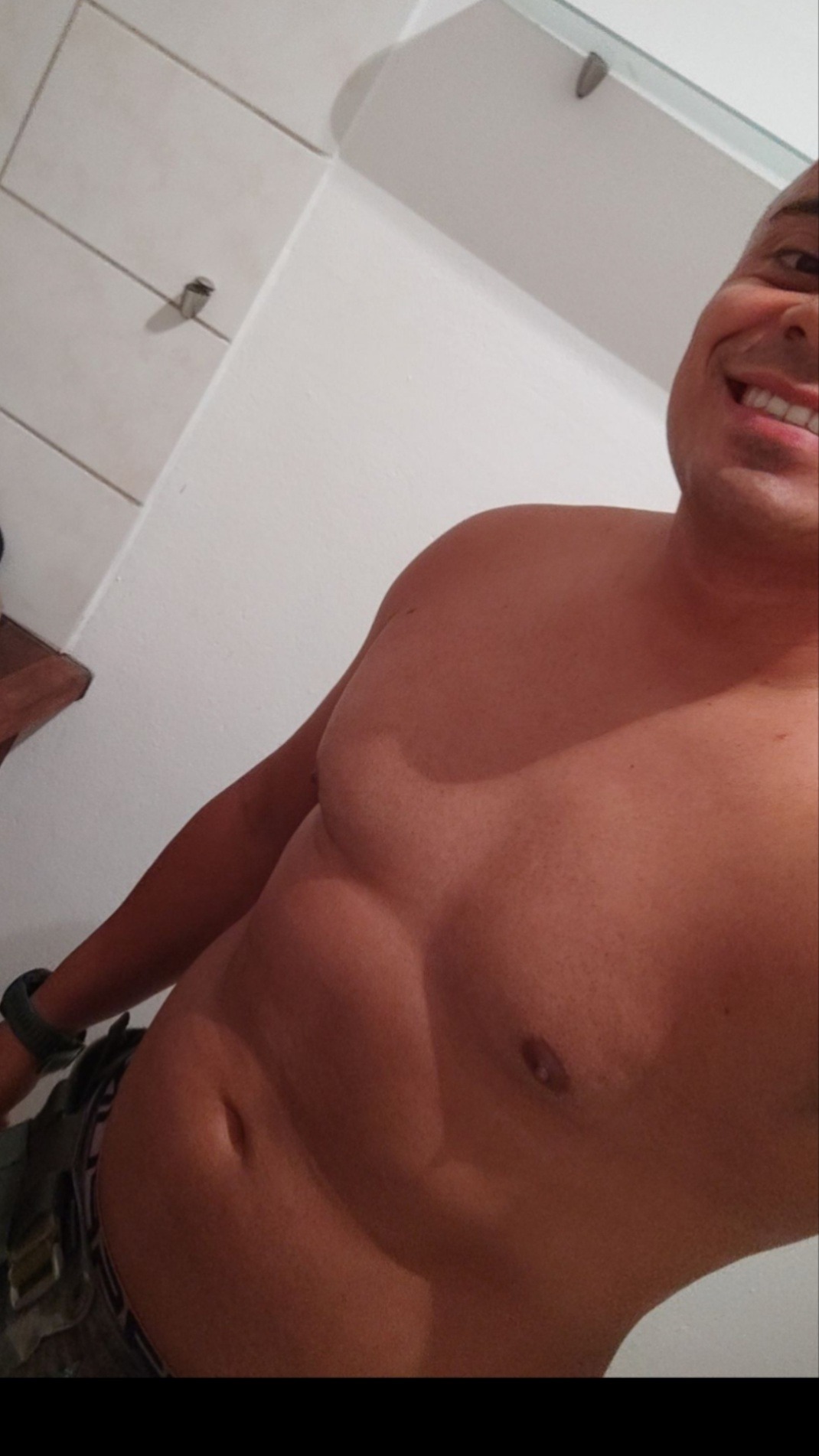Ayad - Site gay gratuit à Châtel-St-Denis Profil de Ayad, 29 ans, Site gay gratuit à Châtel-St-Denis (Fribourg)