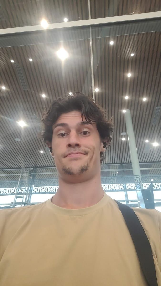 Ylies - Site gay gratuit à Zwillikon Profil de Ylies, 22 ans, Site gay gratuit à Zwillikon (Zurich)