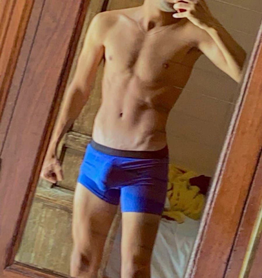 Sonam - Site gay gratuit à Braggio Profil de Sonam, 22 ans, Site gay gratuit à Braggio (Grisons)