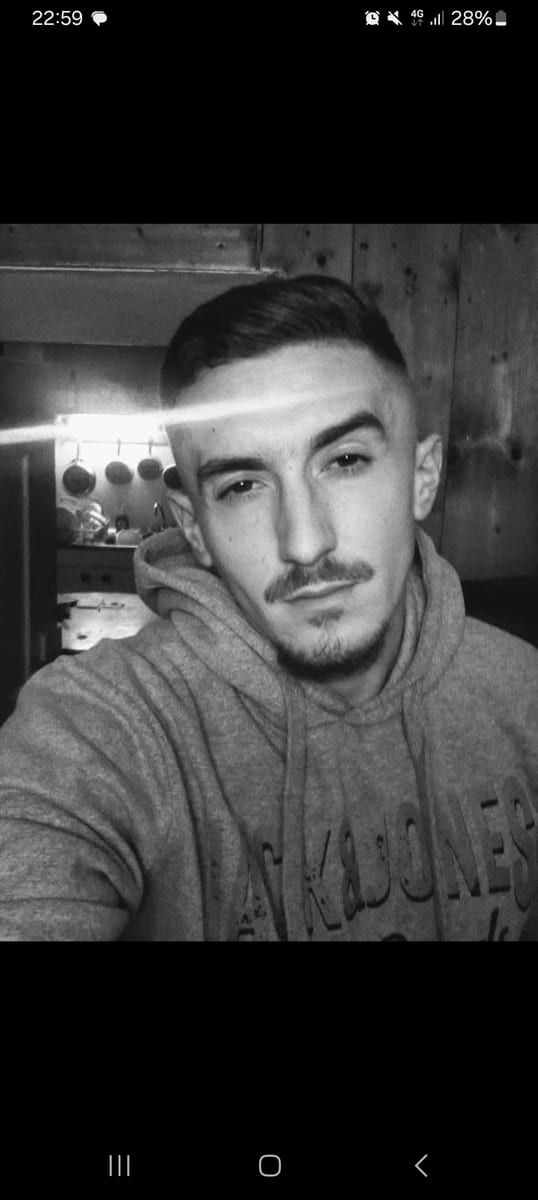 Assan - Site gay gratuit à St. Niklausen OW Profil de Assan, 27 ans, Site gay gratuit à St. Niklausen OW (Obwald)