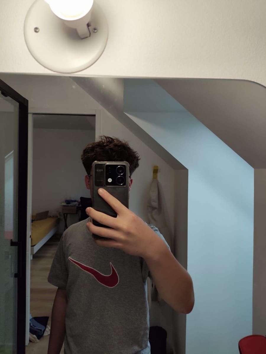 Eliam - Site gay gratuit à Grandval Profil de Eliam, 24 ans, Site gay gratuit à Grandval (Berne)