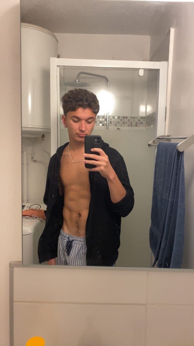 Vasile - Site gay gratuit à Massongex Profil de Vasile, 39 ans, Site gay gratuit à Massongex (Valais)