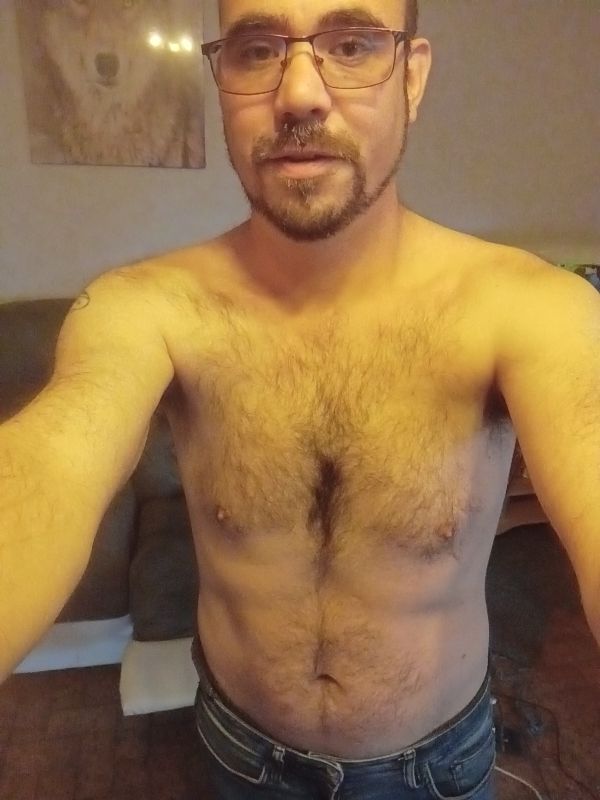Amane - Site gay gratuit à Wassen UR Profil de Amane, 25 ans, Site gay gratuit à Wassen UR (Uri)