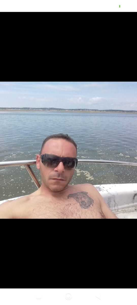 Mouhib - Site gay gratuit à Chêne-Bougeries Profil de Mouhib, 31 ans, Site gay gratuit à Chêne-Bougeries (Genève)