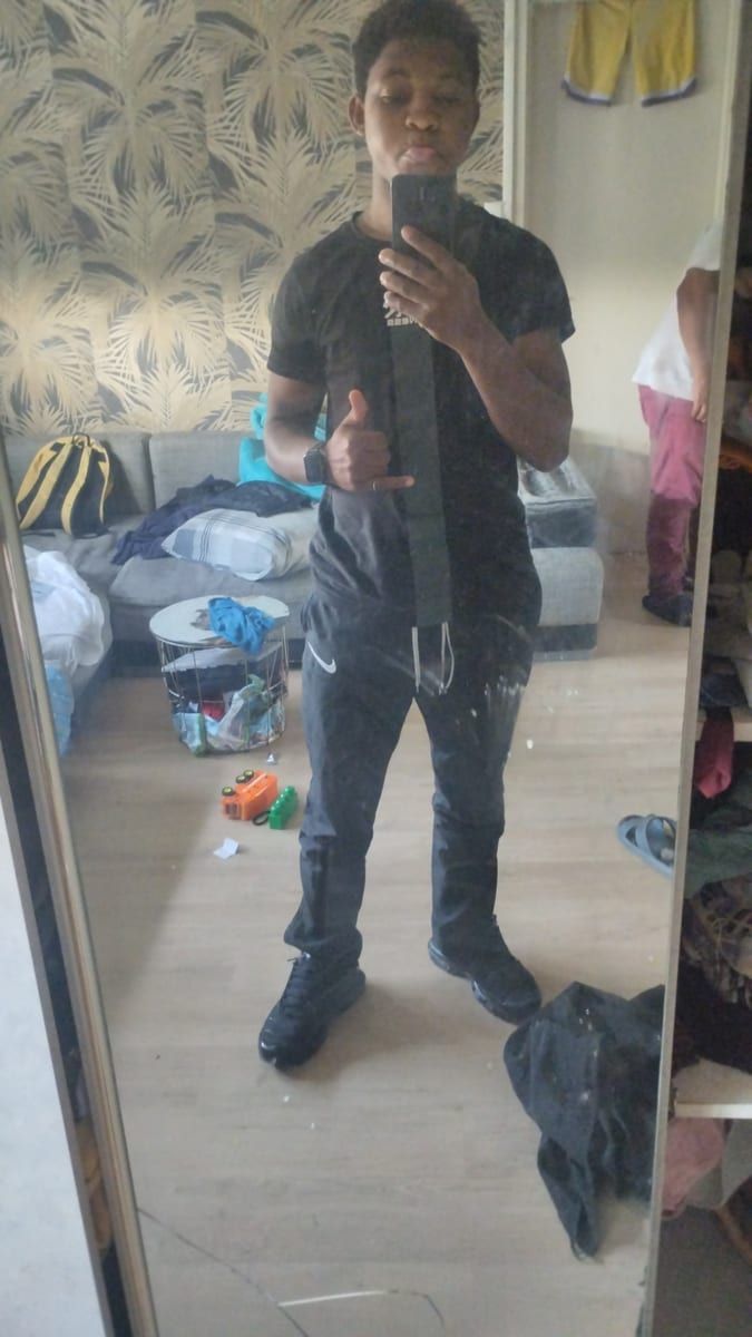 Erevan - Site gay gratuit à Lovens Profil de Erevan, 31 ans, Site gay gratuit à Lovens (Fribourg)