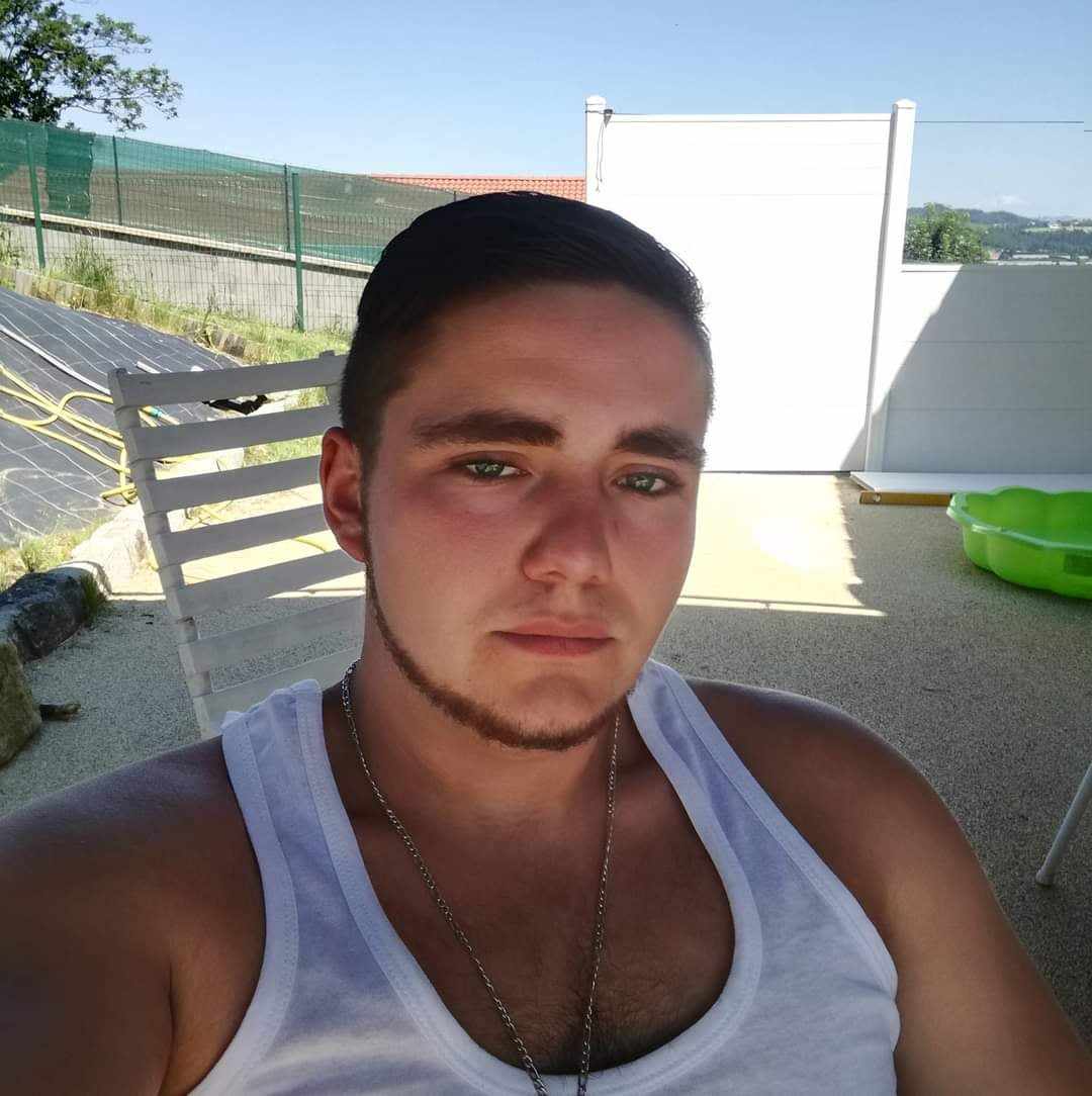 Illyess - Site gay gratuit à Zweilütschinen Profil de Illyess, 38 ans, Site gay gratuit à Zweilütschinen (Berne)