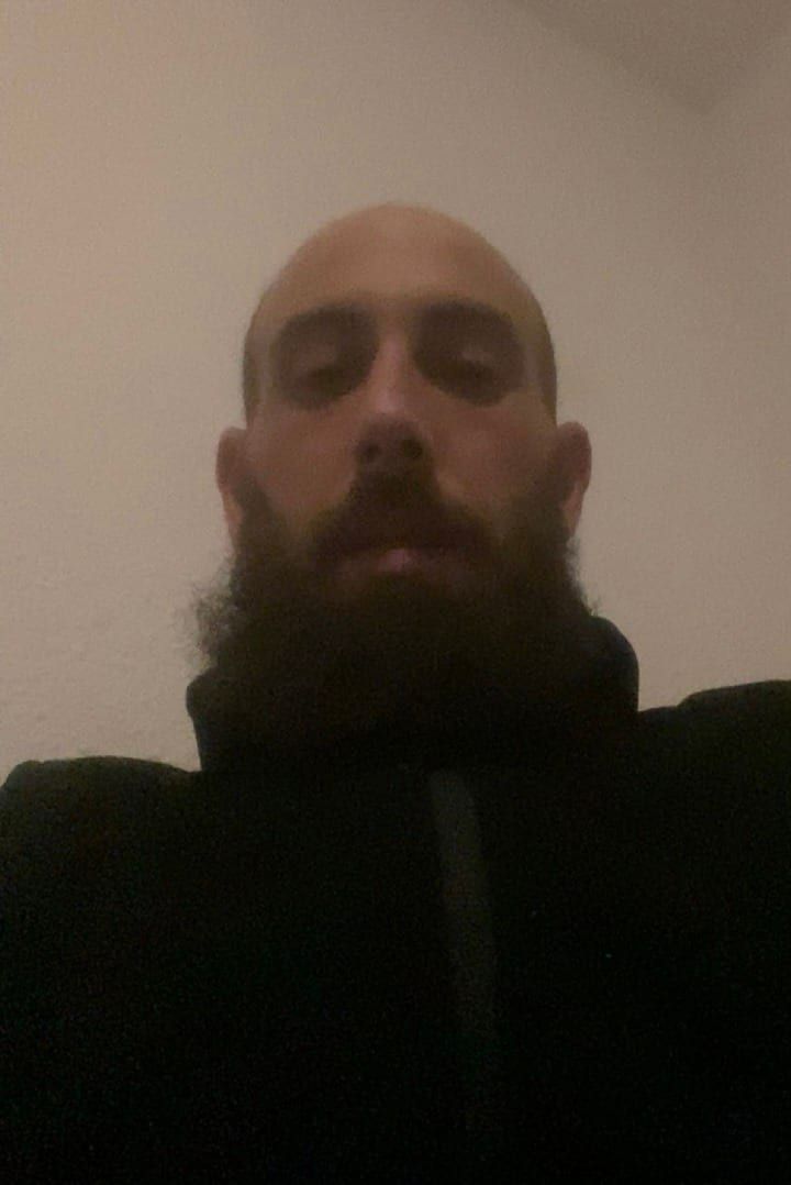 Raif - Site gay gratuit à Zufikon Profil de Raif, 22 ans, Site gay gratuit à Zufikon (Argovie)