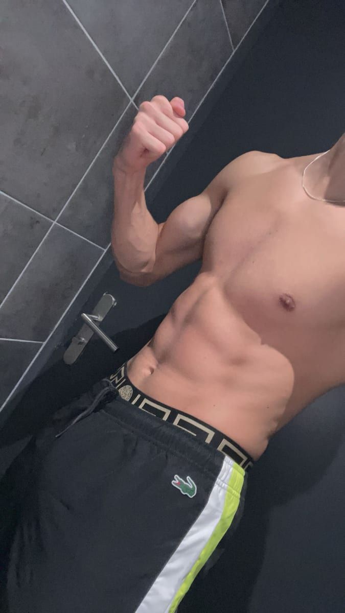 Jean-daniel - Site gay gratuit à Weissbad Profil de Jean-daniel, 43 ans, Site gay gratuit à Weissbad (Appenzell Rhodes-Intérieures)