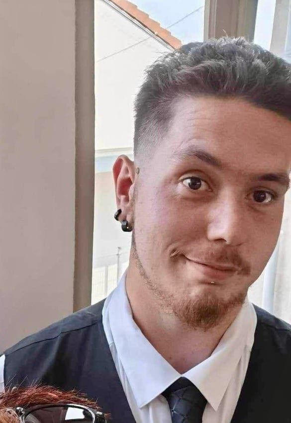 Radhouan - Site gay gratuit à Weesen Profil de Radhouan, 25 ans, Site gay gratuit à Weesen (Glaris)