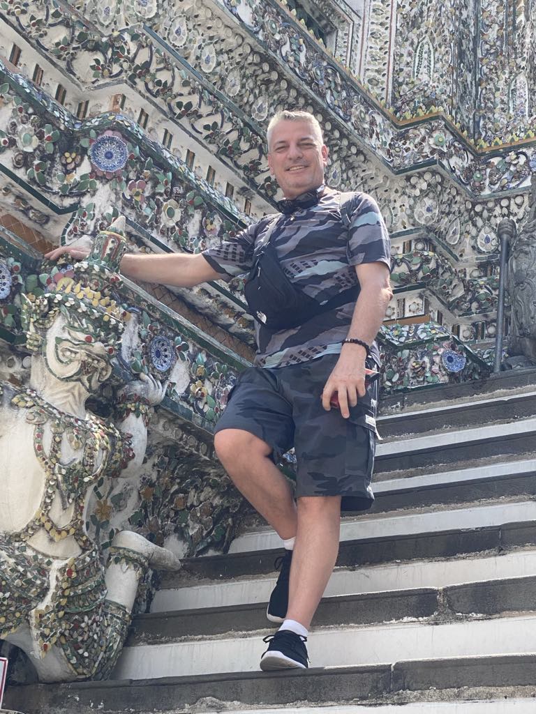 Hamin - Site gay gratuit à Bollodingen Profil de Hamin, 44 ans, Site gay gratuit à Bollodingen (Berne)