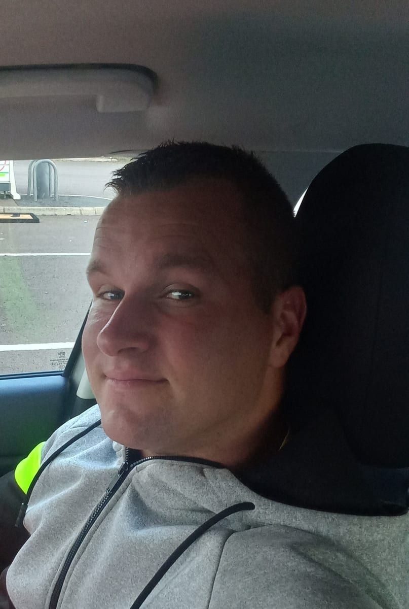 Médéric - Site gay gratuit à Mathon Profil de Médéric, 36 ans, Site gay gratuit à Mathon (Grisons)