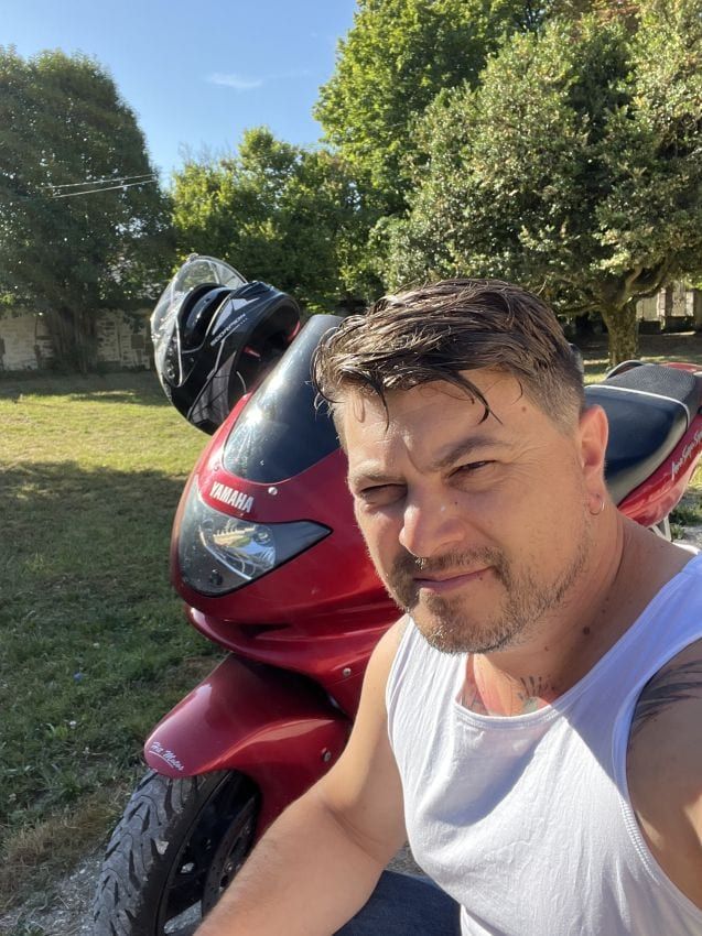 Keony - Site gay gratuit à Wangen SZ Profil de Keony, 42 ans, Site gay gratuit à Wangen SZ (Schwytz)