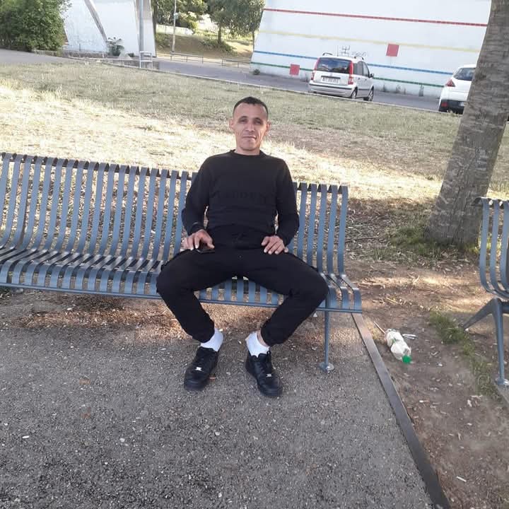 Micke - Site gay gratuit à Vico Morcote Profil de Micke, 29 ans, Site gay gratuit à Vico Morcote (Tessin)