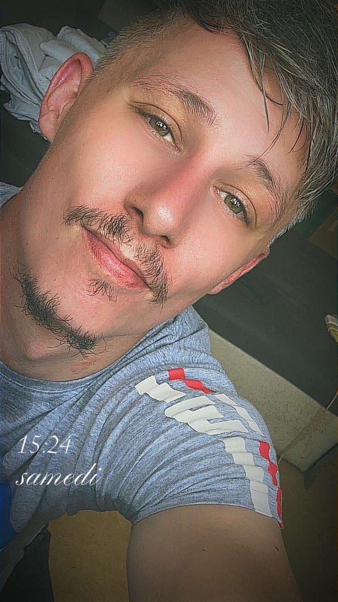 Kency - Site gay gratuit à Andwil TG Profil de Kency, 39 ans, Site gay gratuit à Andwil TG (Thurgovie)