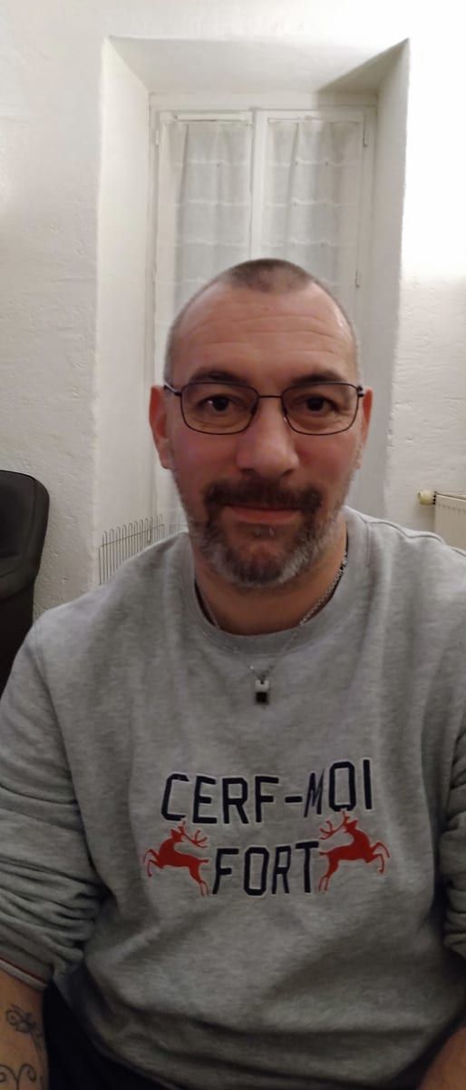 Dereck - Site gay gratuit à Massongex Profil de Dereck, 42 ans, Site gay gratuit à Massongex (Valais)