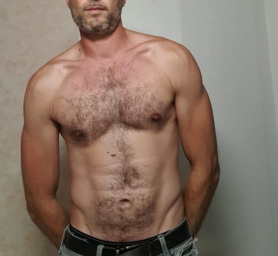 Profil de Edouardo, 23 ans, Site gay gratuit à Obergesteln (Valais)