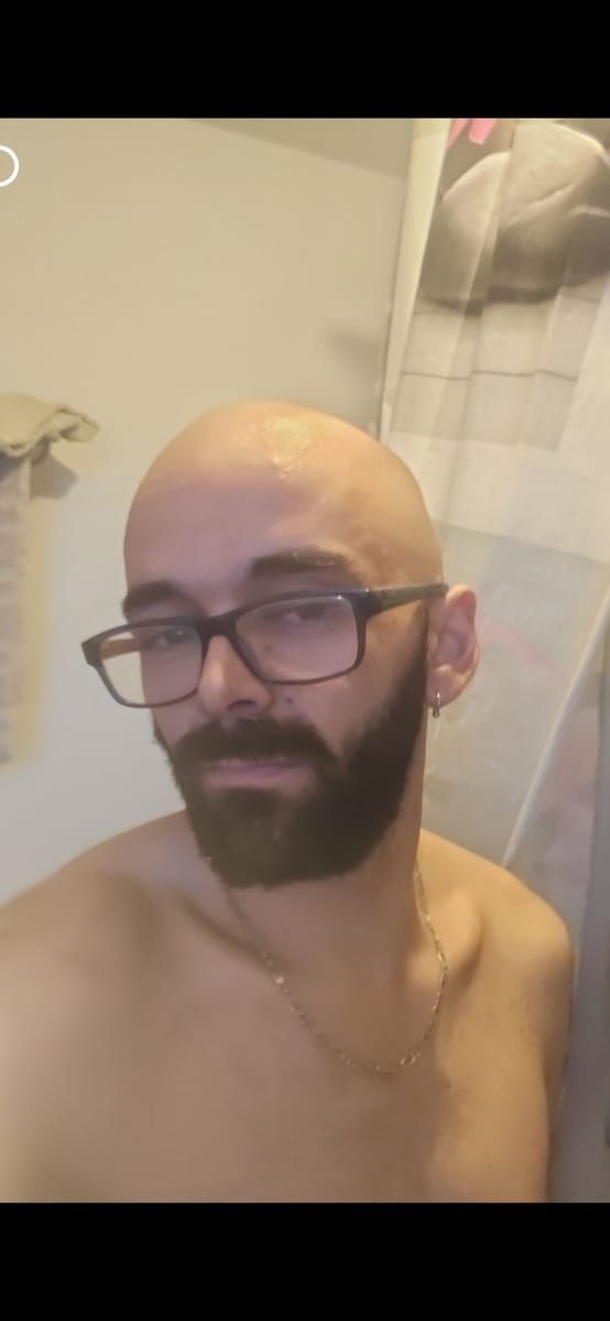 Auguste - Site gay gratuit à Winikon Profil de Auguste, 40 ans, Site gay gratuit à Winikon (Lucerne)