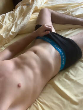 Korentin - Site gay gratuit à Wolfhalden Profil de Korentin, 31 ans, Site gay gratuit à Wolfhalden (Appenzell Rhodes-Extérieures)