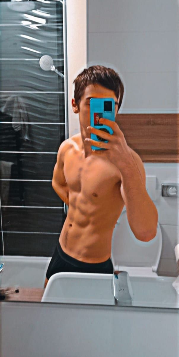 Cyrian - Site gay gratuit à Lustdorf Profil de Cyrian, 28 ans, Site gay gratuit à Lustdorf (Thurgovie)
