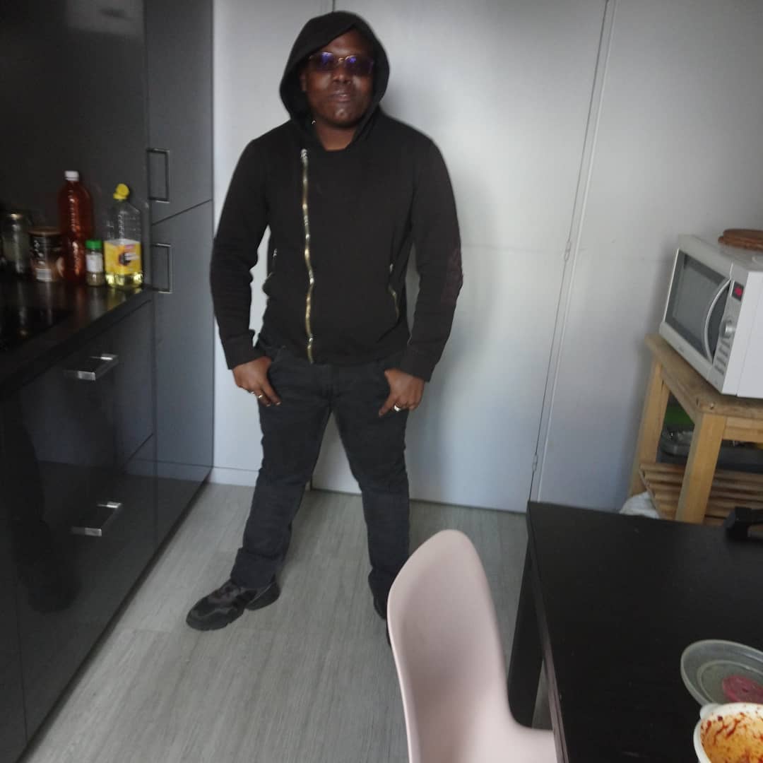 Hanafi - Site gay gratuit à Coglio Profil de Hanafi, 41 ans, Site gay gratuit à Coglio (Tessin)