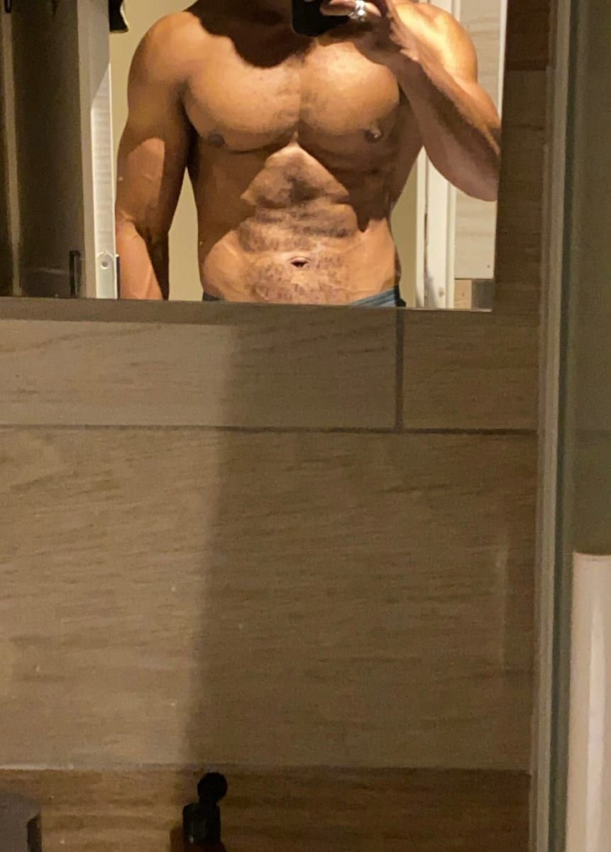 Arsenie - Site gay gratuit à Hellbühl Profil de Arsenie, 29 ans, Site gay gratuit à Hellbühl (Lucerne)