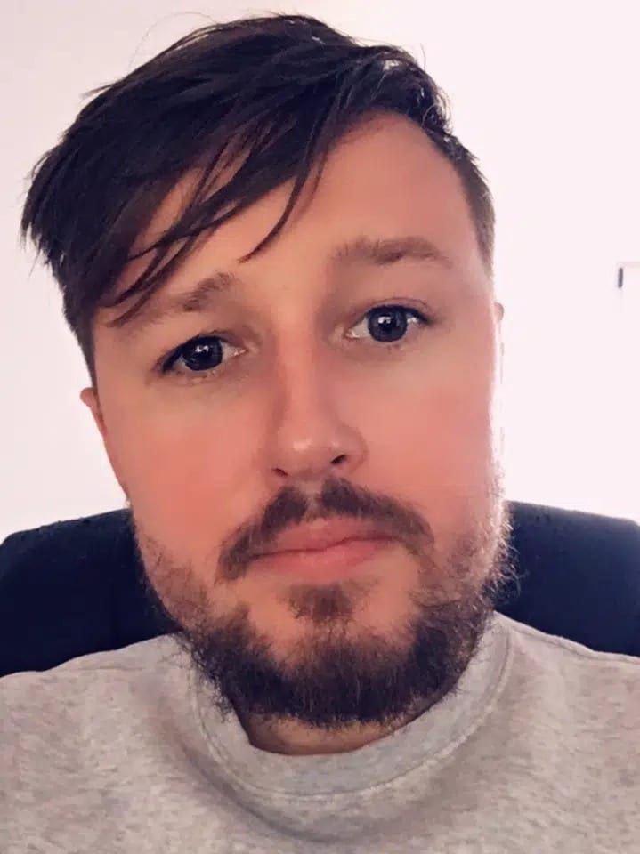 Lony - Site gay gratuit à Zweilütschinen Profil de Lony, 42 ans, Site gay gratuit à Zweilütschinen (Berne)