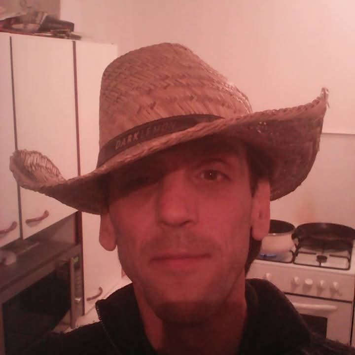 Elwin - Site gay gratuit à Malix Profil de Elwin, 37 ans, Site gay gratuit à Malix (Grisons)