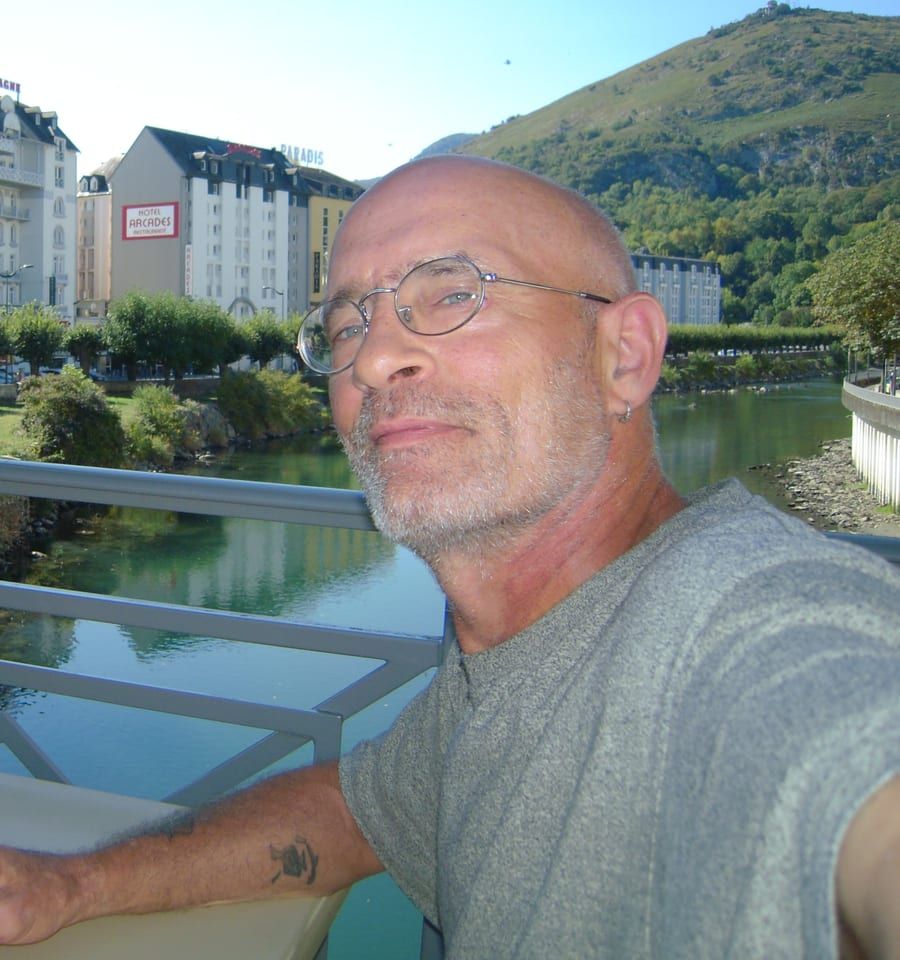 Profil de Cosmin, 25 ans, Site gay gratuit à Sevgein (Grisons)