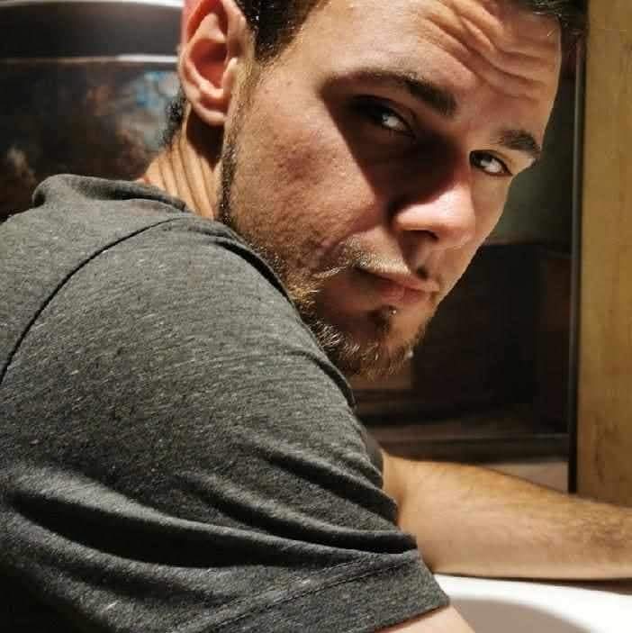 Soheyl - Site gay gratuit à Schwende Profil de Soheyl, 22 ans, Site gay gratuit à Schwende (Appenzell Rhodes-Intérieures)
