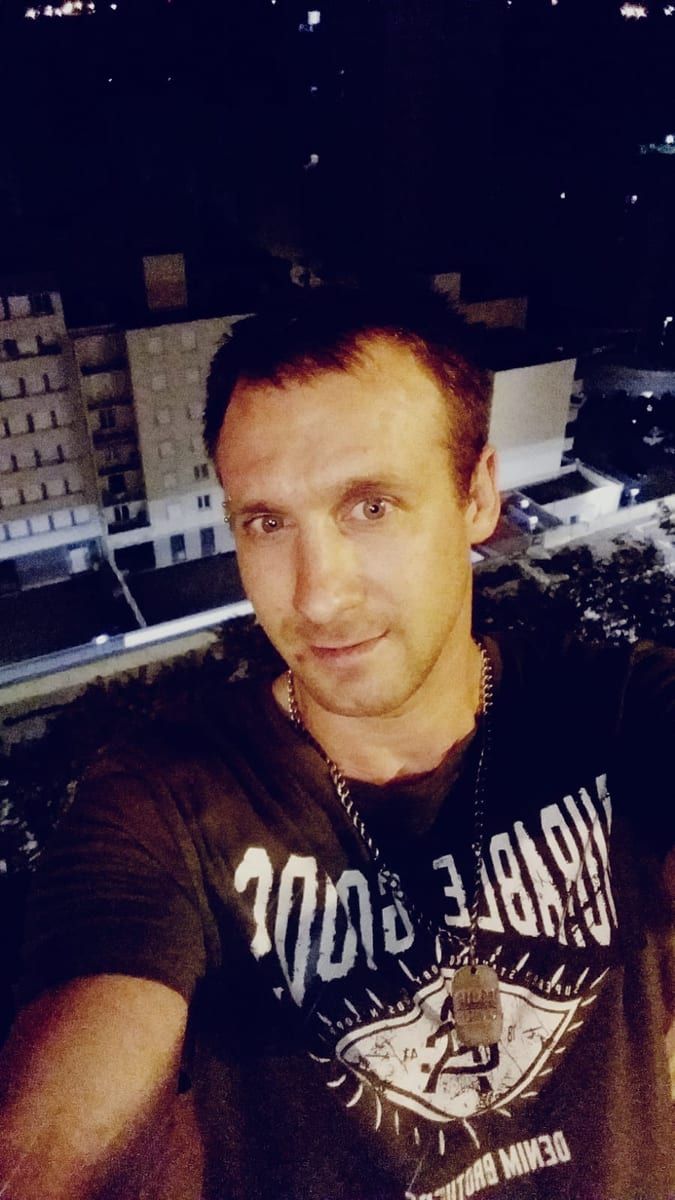 Jiyan - Site gay gratuit à Vessy Profil de Jiyan, 41 ans, Site gay gratuit à Vessy (Genève)