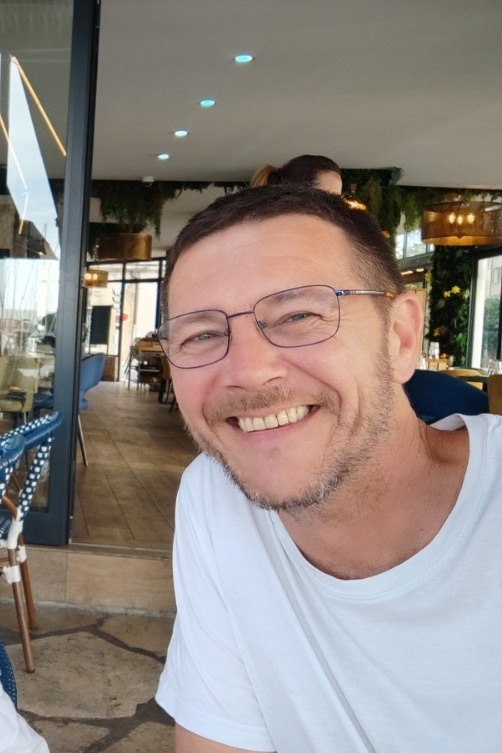 Estebann - Site gay gratuit à Igis Profil de Estebann, 33 ans, Site gay gratuit à Igis (Grisons)
