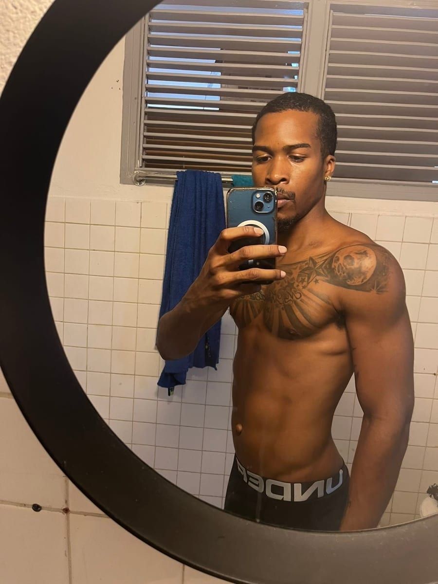 Noor - Site gay gratuit à Lommis Profil de Noor, 40 ans, Site gay gratuit à Lommis (Thurgovie)