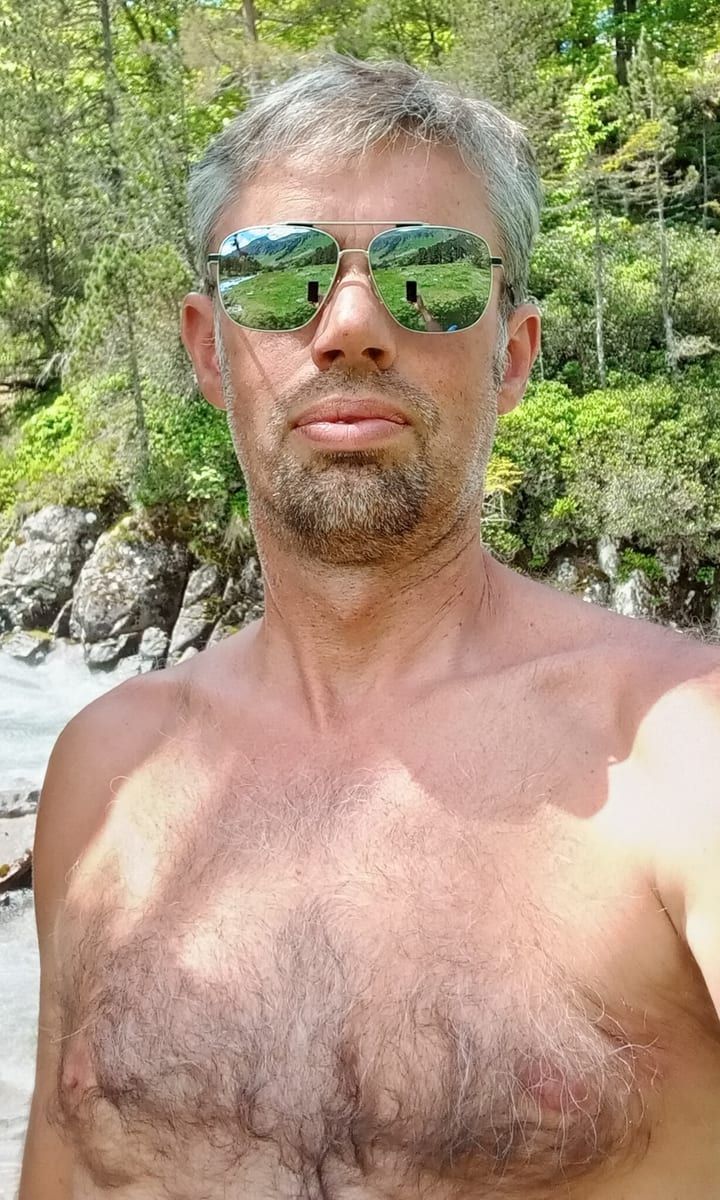 Guerlain - Site gay gratuit à Preda Profil de Guerlain, 40 ans, Site gay gratuit à Preda (Grisons)
